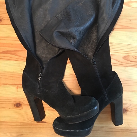 Michael Kors Black suede platform boots - Picture 4 of 7